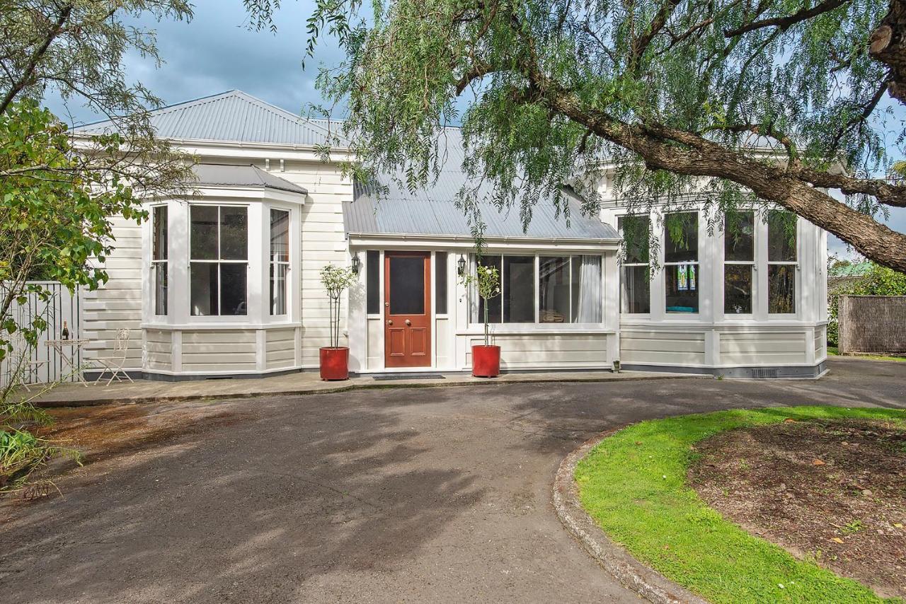 Pepper Tree Villa Мастъртън Екстериор снимка